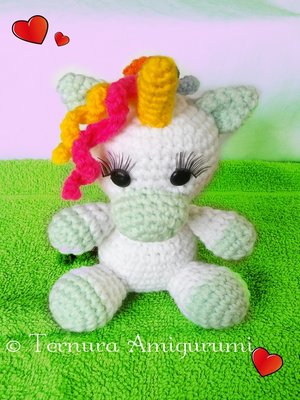 cover image of Crochet pattern of flipp, the unicorn